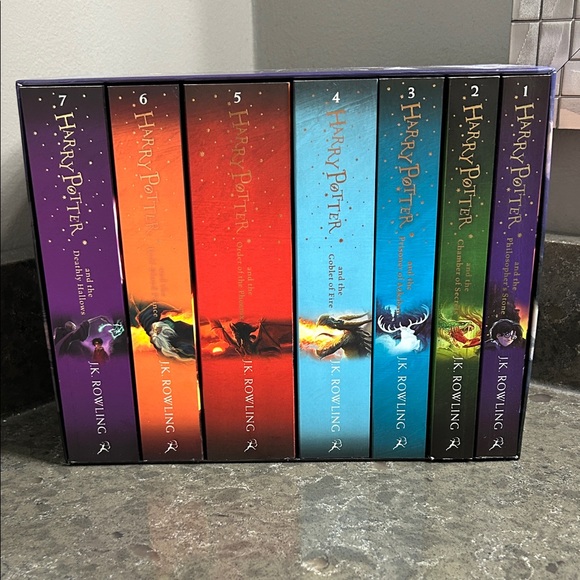 Harry Potter Softcover Box Set - New in Box - Picture 1 of 4